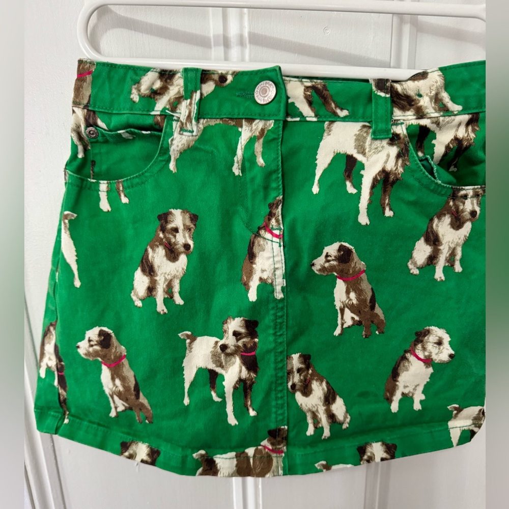 Mini Boden green puppy dog skirt size 9-10